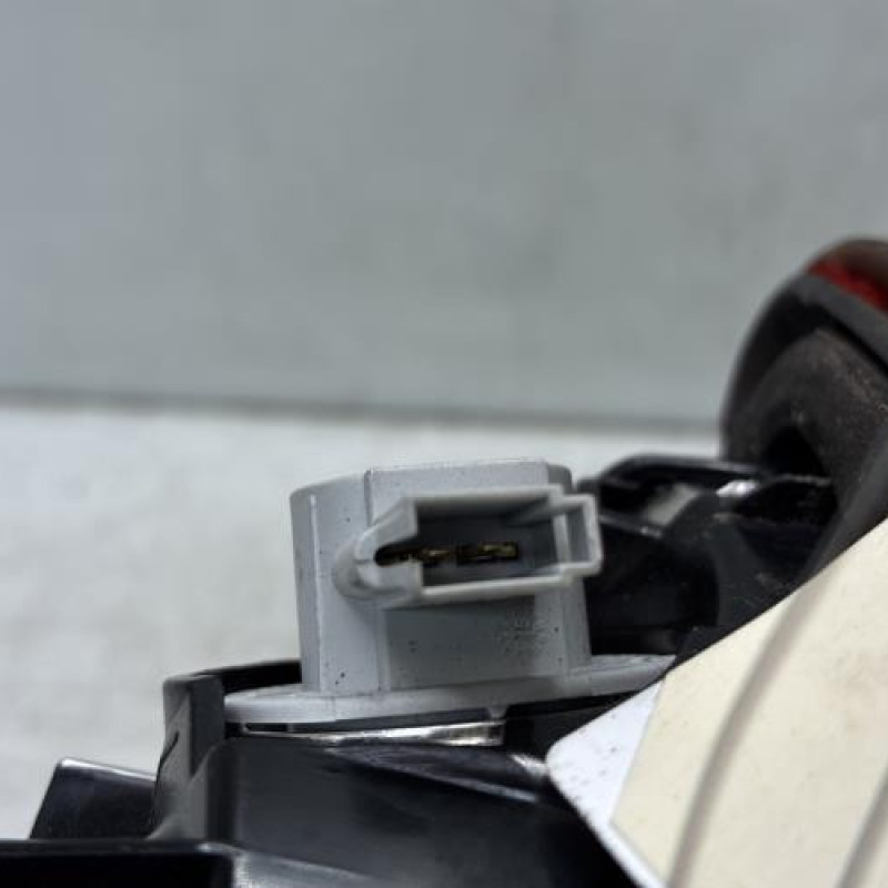 Feu arriere secondaire gauche (feux) OPEL CORSA E Photo n°4