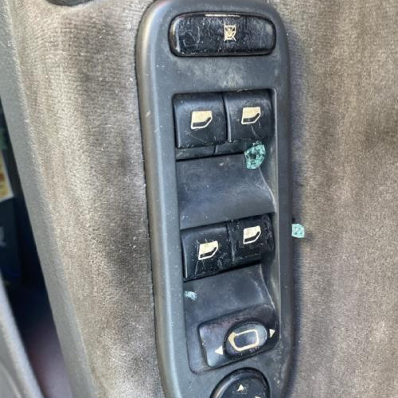 Leve vitre electrique avant gauche CITROEN C5 1 Photo n°17