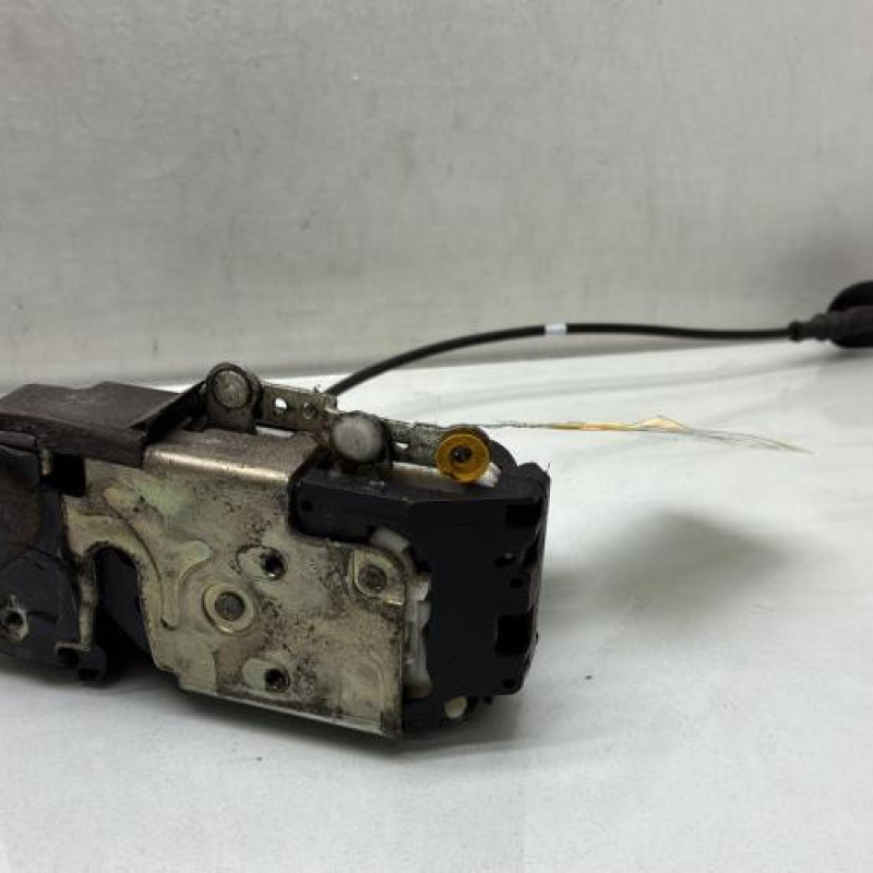 Serrure arriere droit FORD FIESTA 5 Photo n°1