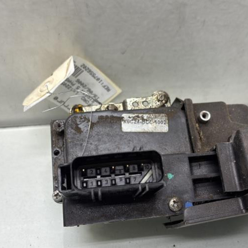 Serrure arriere droit FORD FIESTA 5 Photo n°3