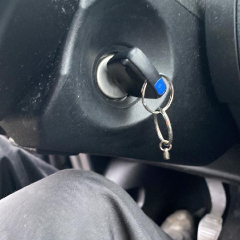 Serrure arriere droit FORD FIESTA 5 Photo n°9