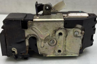 Serrure avant droit FORD FIESTA 5 Photo n°1