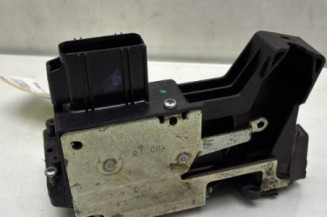 Serrure avant droit FORD FIESTA 5