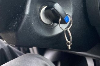 Serrure avant droit FORD FIESTA 5