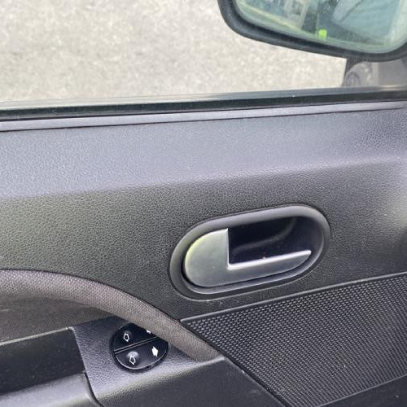 Serrure avant droit FORD FIESTA 5 Photo n°18