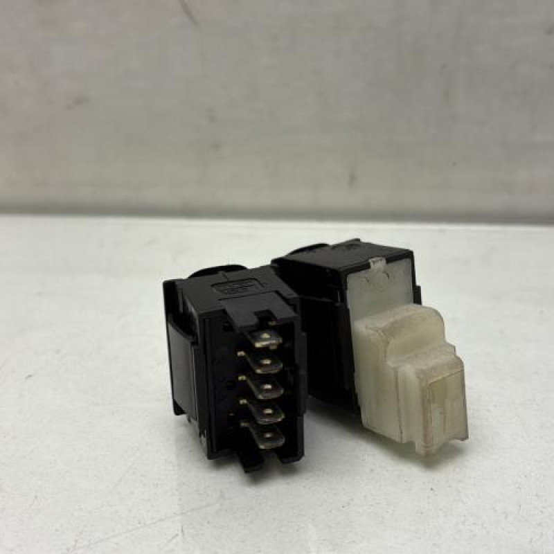 Interrupteur de leve vitre avant gauche CITROEN XSARA Photo n°2