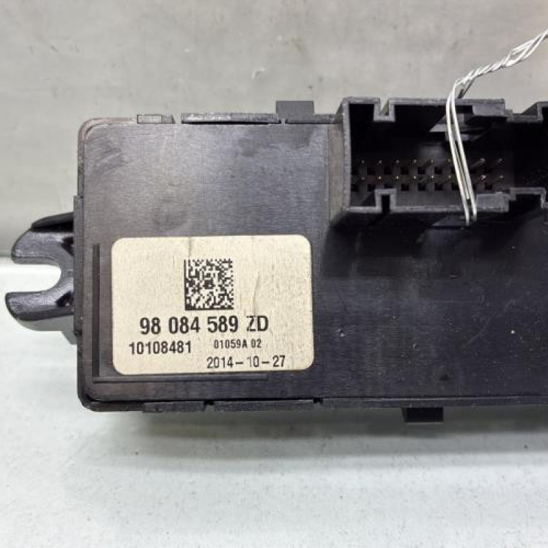 Bouton de warning PEUGEOT 5008 1 Photo n°4