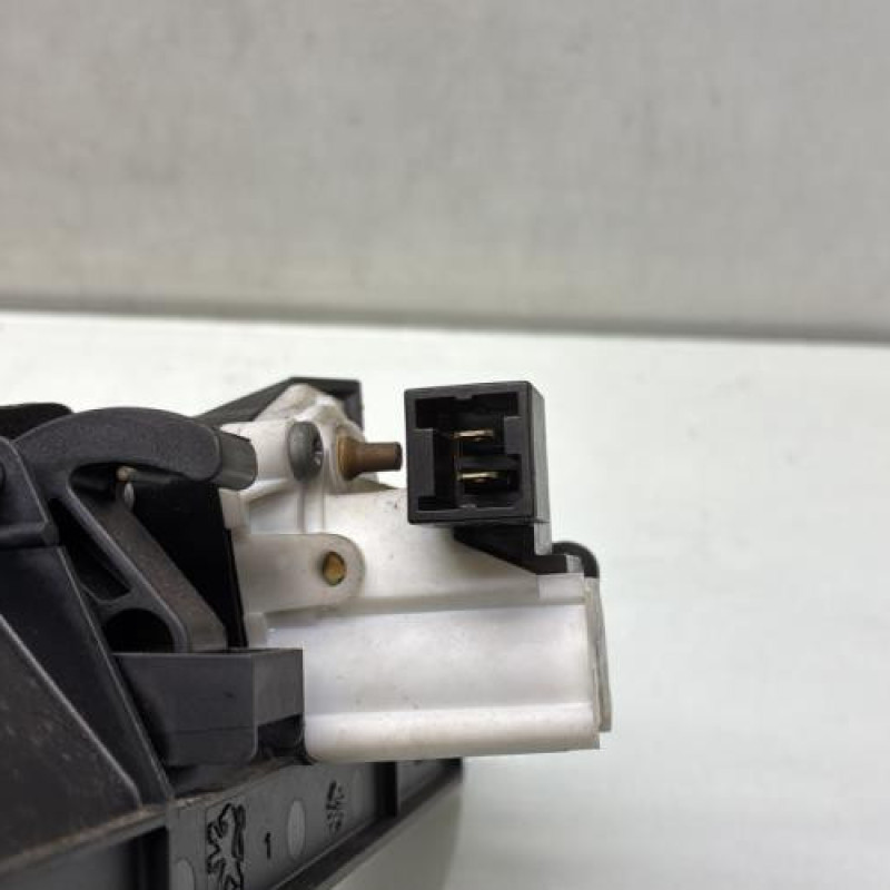 Bouton de coffre PEUGEOT 206+ Photo n°4