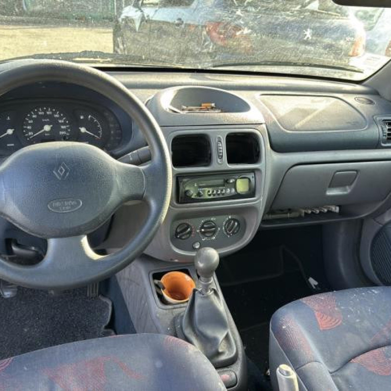 Aile avant droit RENAULT CLIO 2 Photo n°18
