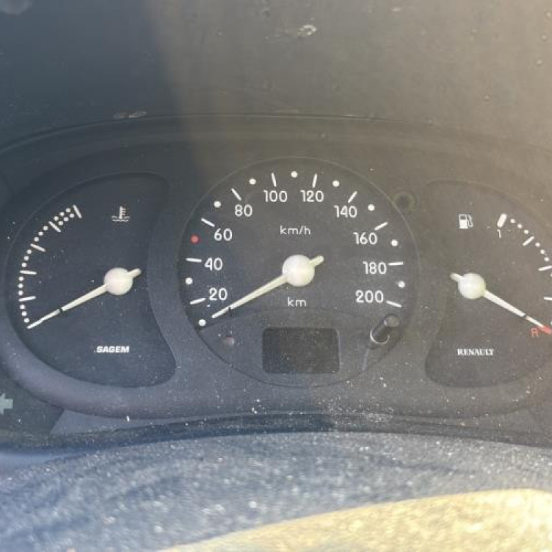 Aile avant droit RENAULT CLIO 2 Photo n°20