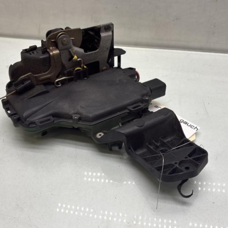 Serrure arriere gauche VOLKSWAGEN PASSAT 4 Photo n°2