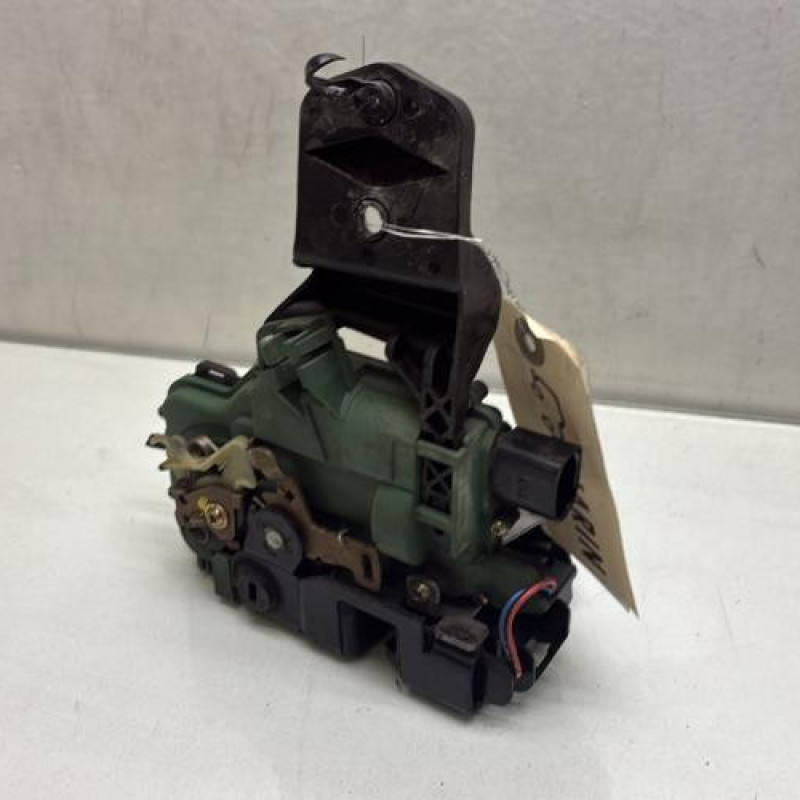 Serrure arriere gauche VOLKSWAGEN PASSAT 4 Photo n°3