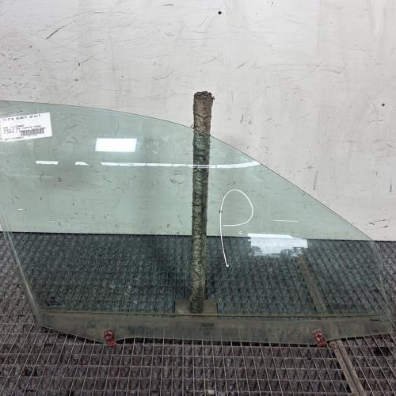 Vitre avant droit BMW SERIE 3 E46 Photo n°1