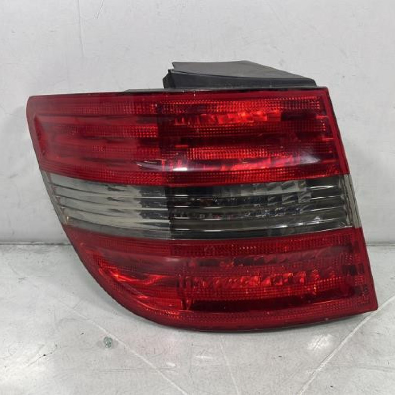 Feu arriere principal gauche (feux) MERCEDES CLASSE B 245 Photo n°1