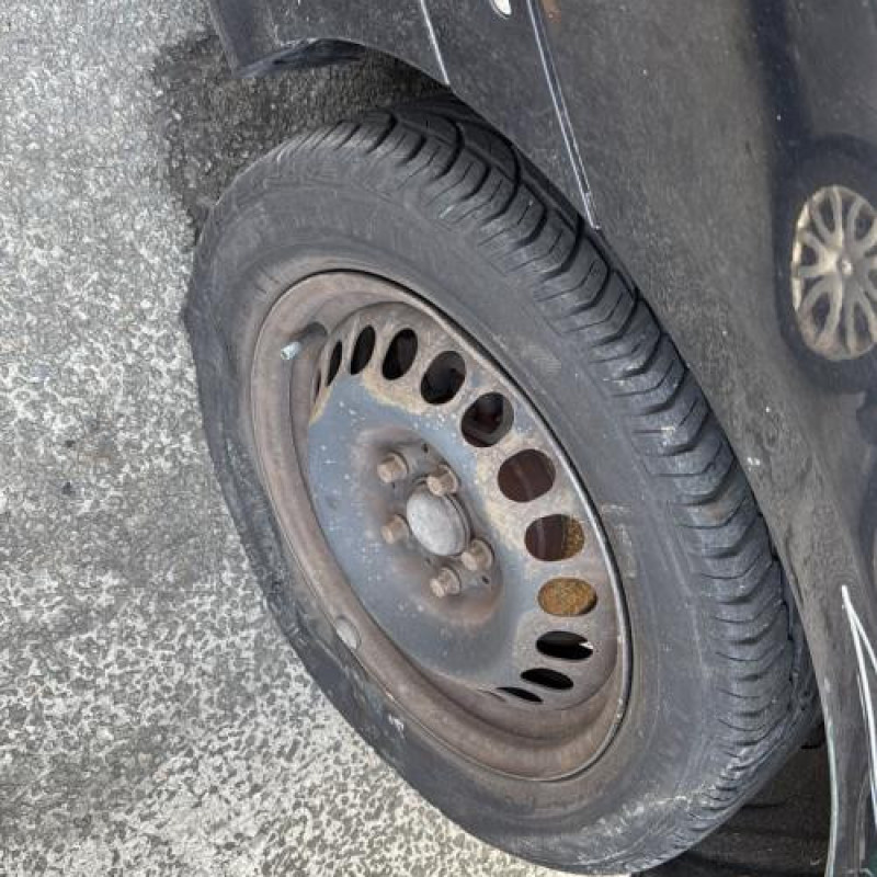 Poignee porte avant droit MERCEDES CLASSE B 245 Photo n°15