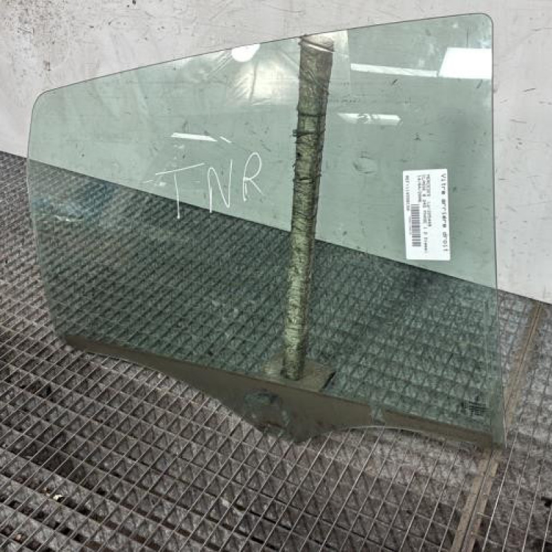 Vitre arriere droit MERCEDES CLASSE B 245 Photo n°3