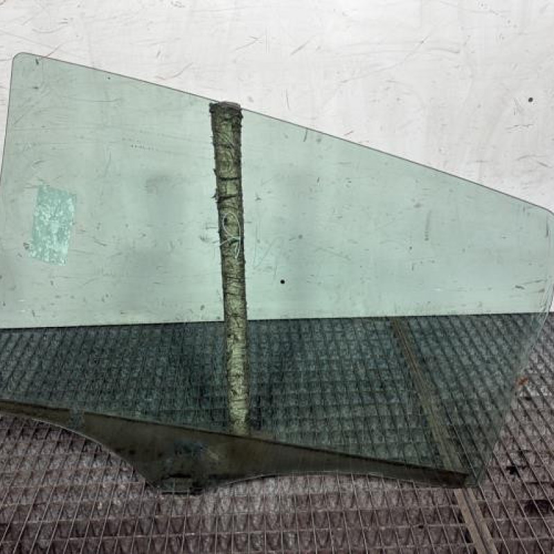 Vitre arriere droit MERCEDES CLASSE B 245 Photo n°4