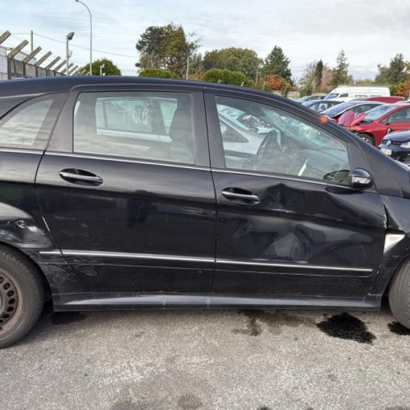 Vitre arriere droit MERCEDES CLASSE B 245 Photo n°11