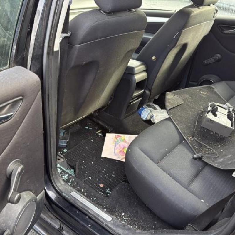 Vitre arriere droit MERCEDES CLASSE B 245 Photo n°15