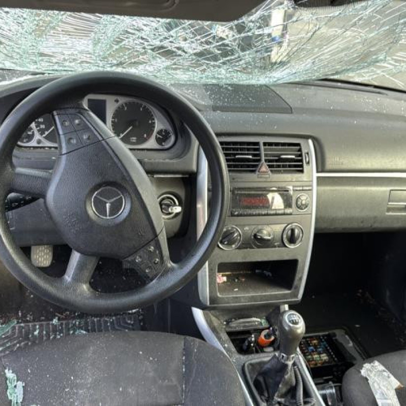 Vitre arriere droit MERCEDES CLASSE B 245 Photo n°16