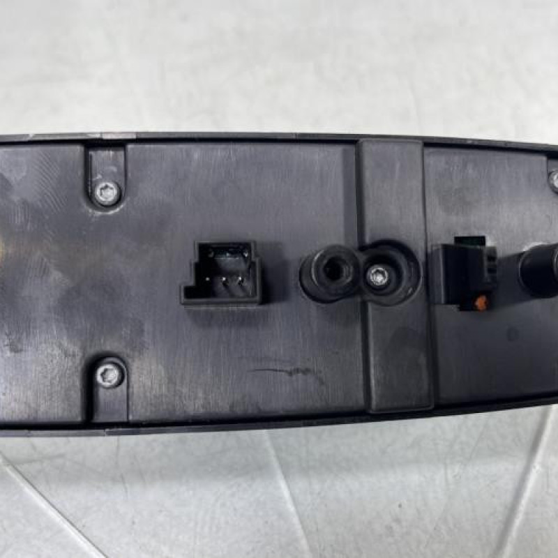 Interrupteur de leve vitre avant gauche MERCEDES CLASSE B 245 Photo n°4