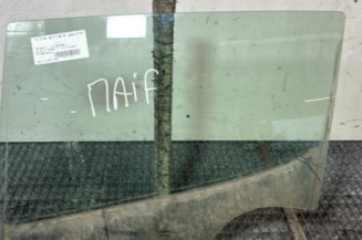 Vitre arriere gauche RENAULT CLIO 4 Photo n°1