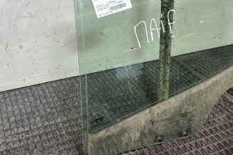 Vitre arriere gauche RENAULT CLIO 4