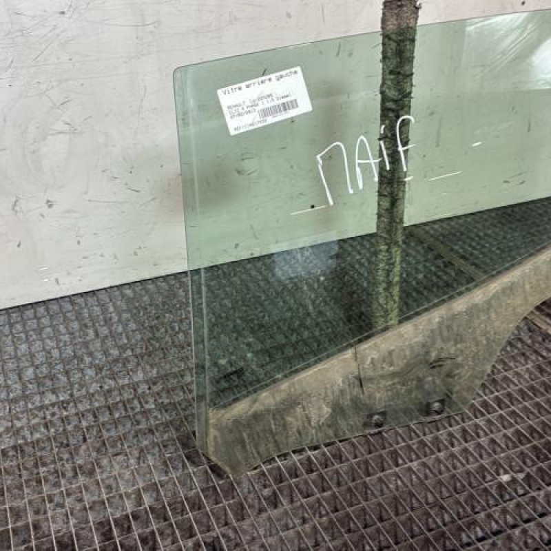 Vitre arriere gauche RENAULT CLIO 4 Photo n°2