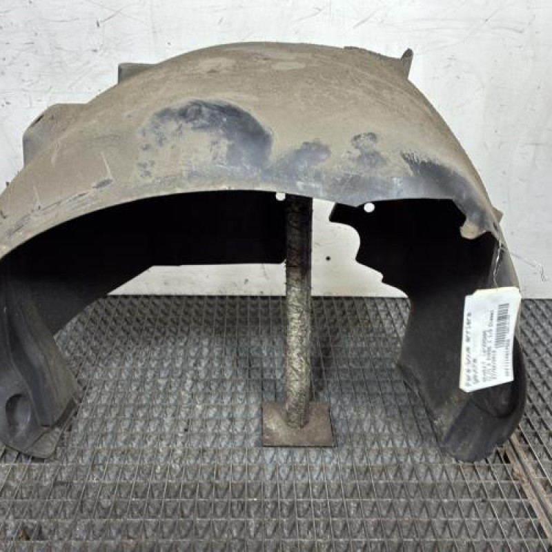 Pare boue arriere gauche RENAULT CLIO 4 Photo n°1