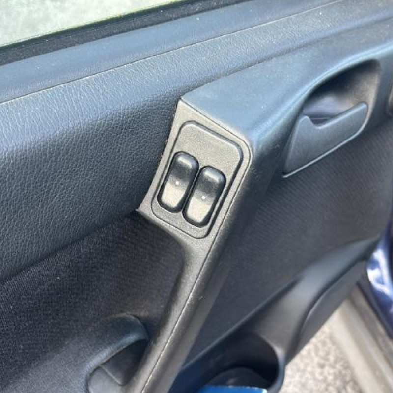 Vitre avant gauche OPEL ASTRA G Photo n°14