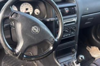 Vitre avant gauche OPEL ASTRA G