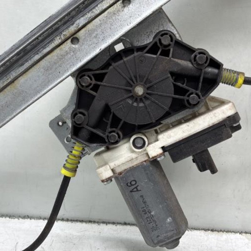 Leve vitre electrique avant gauche CITROEN C2 Photo n°5