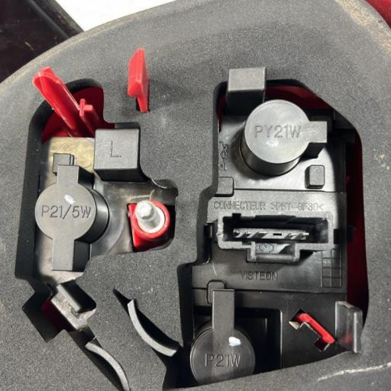 Feu arriere principal gauche (feux) PEUGEOT 206+ Photo n°4