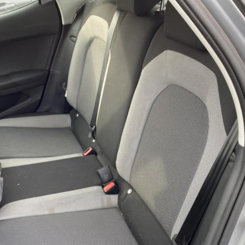 Attache ceinture avant droit SEAT IBIZA 5 Photo n°20