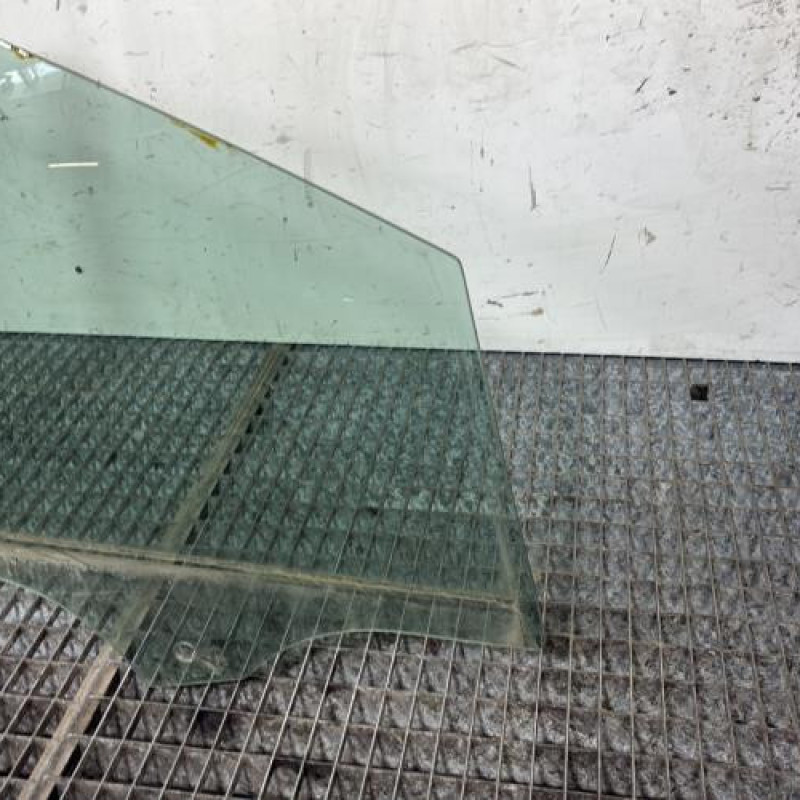 Vitre avant droit FORD FIESTA 7 Photo n°2