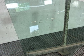 Vitre avant droit FORD FIESTA 7