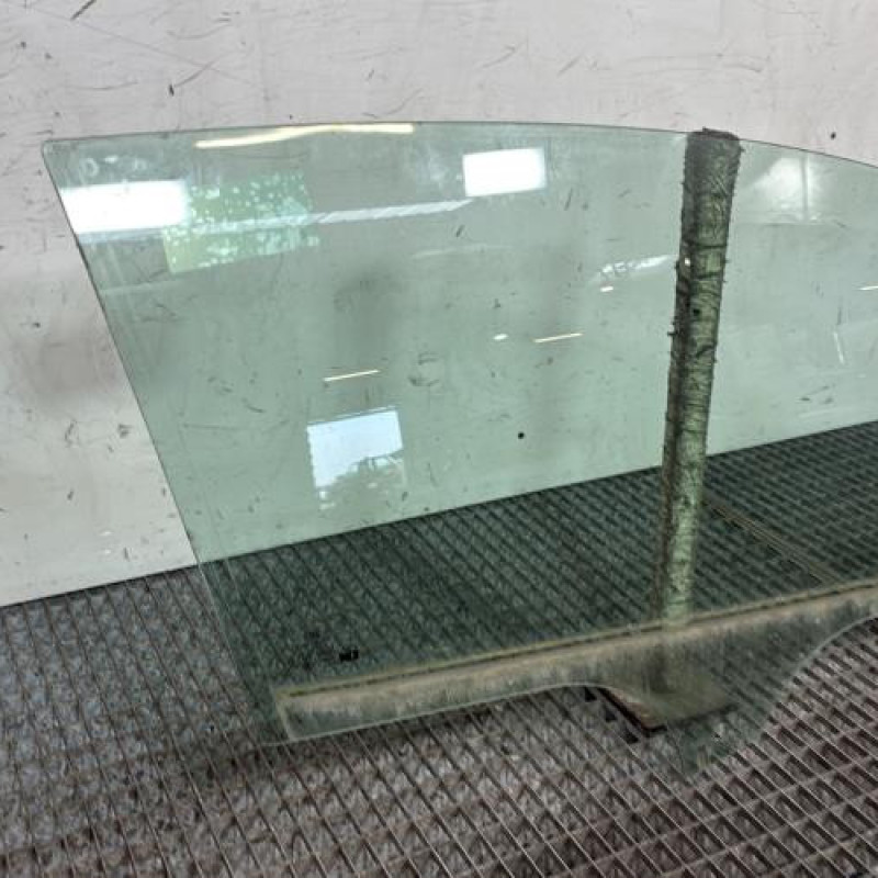 Vitre avant droit FORD FIESTA 7 Photo n°3