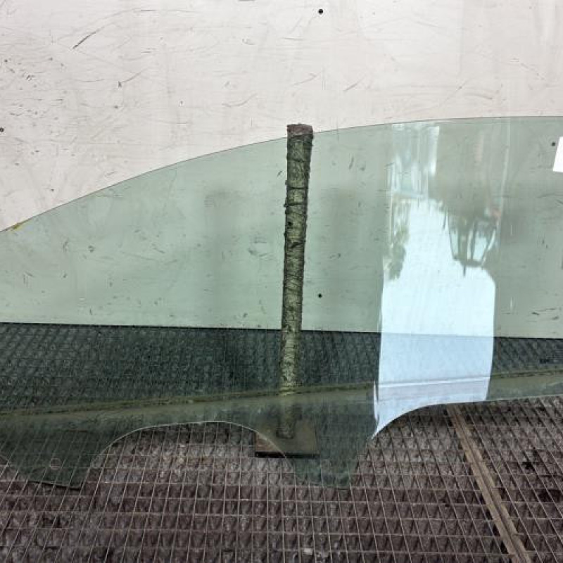 Vitre avant droit FORD FIESTA 7 Photo n°4