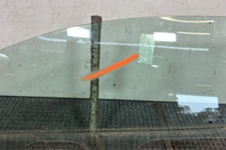 Vitre avant gauche FORD FIESTA 7 Photo n°1