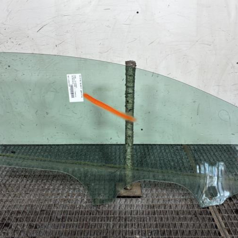 Vitre avant gauche FORD FIESTA 7 Photo n°4