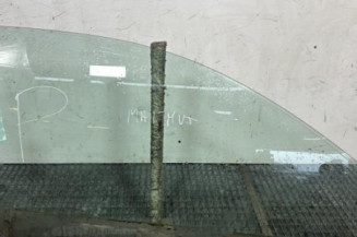 Vitre avant droit TOYOTA YARIS 1 Photo n°1