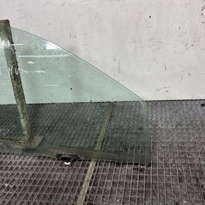 Vitre avant droit TOYOTA YARIS 1 Photo n°2