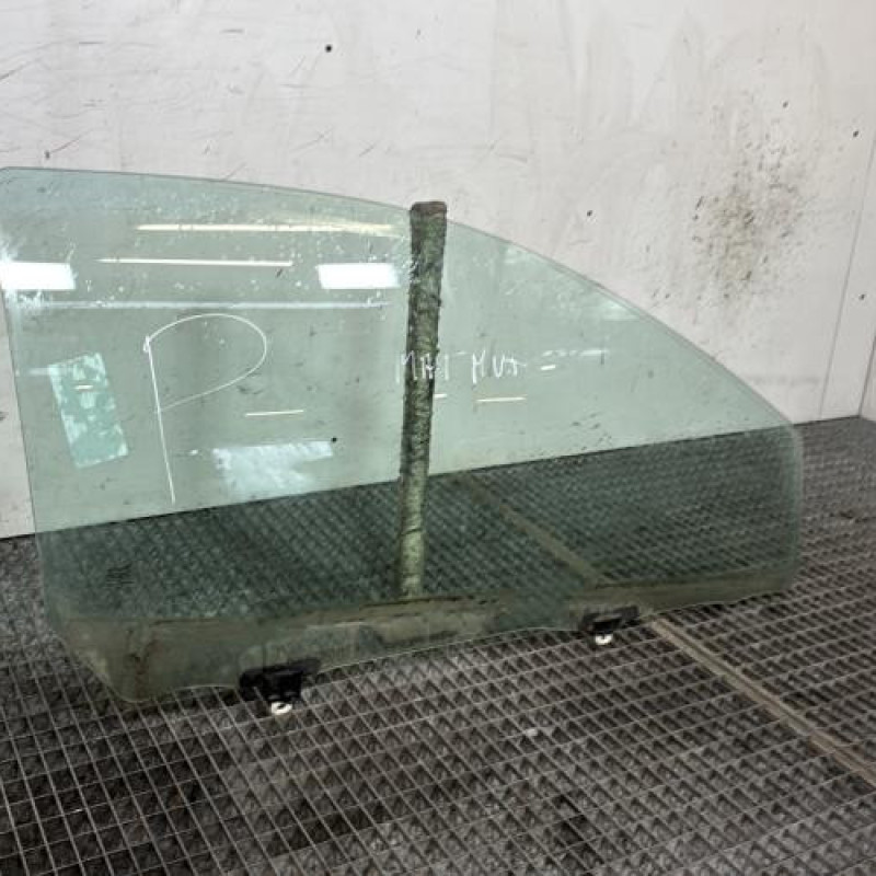 Vitre avant droit TOYOTA YARIS 1 Photo n°3