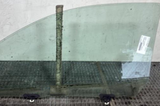 Vitre avant droit TOYOTA YARIS 1