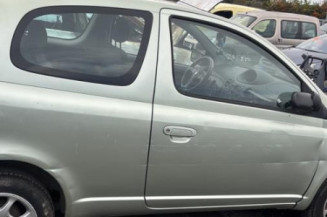 Vitre avant droit TOYOTA YARIS 1