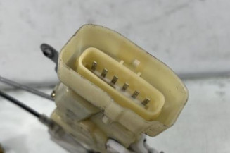 Serrure avant droit TOYOTA YARIS 1