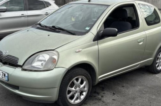 Serrure avant droit TOYOTA YARIS 1