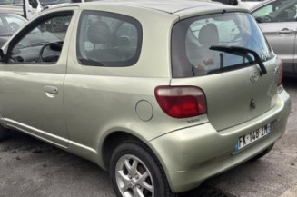 Serrure avant droit TOYOTA YARIS 1