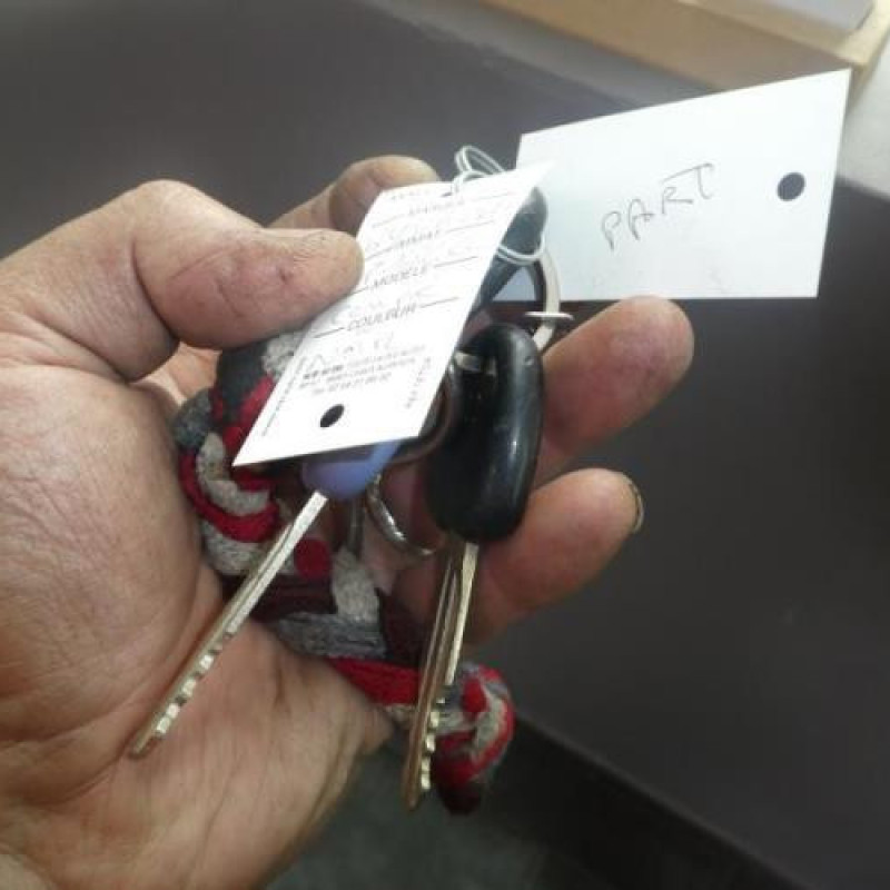 Aile avant droit HYUNDAI COUPE 1 Photo n°11