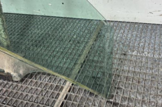 Vitre avant droit LANCIA DELTA 3